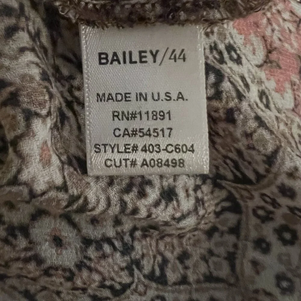Bailey 44 Women's Top Paisley Size Small Hi/Low V Neck Boho Bohemia Casual - Picture 7 of 8